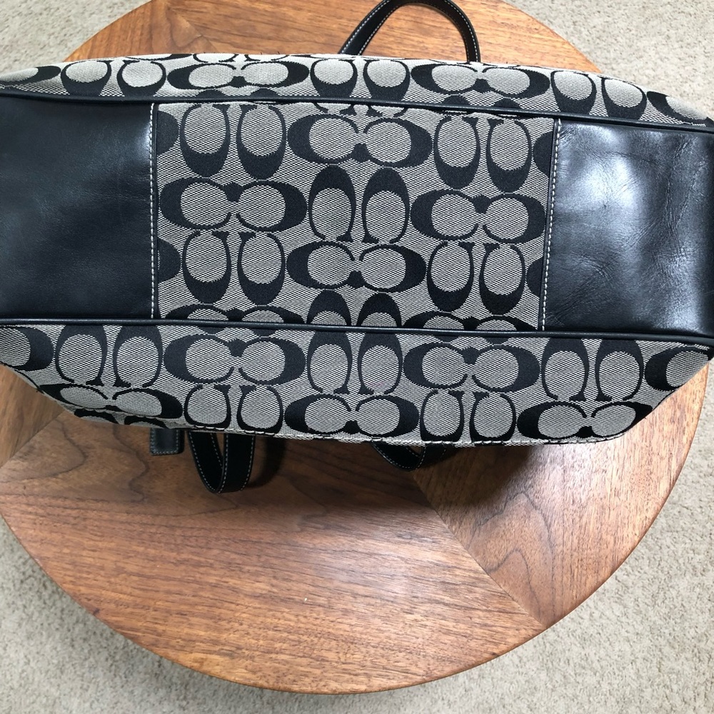 Tote - Picture 2 of 4